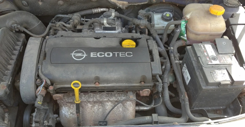 Opel Astra cena 17500 przebieg: 184000, rok produkcji 2011 z Gdańsk małe 67